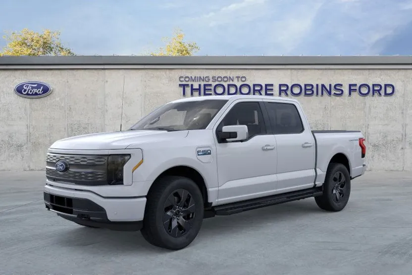 2025 Ford F-150 Lightning Lariat photo 1
