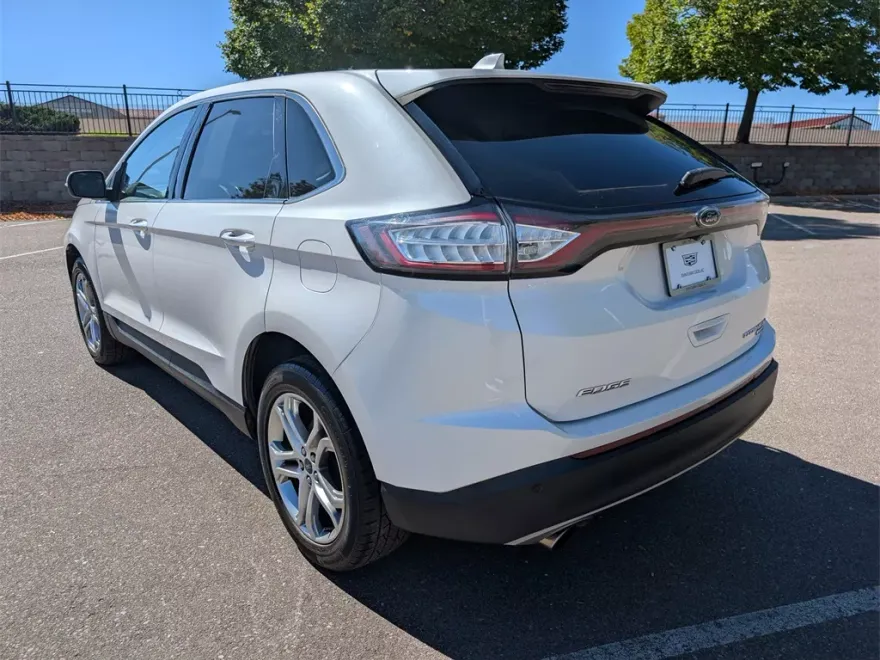 2016 Ford Edge Titanium photo 1