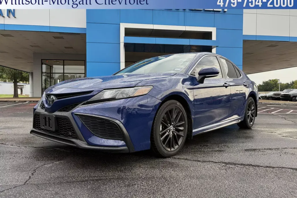 2023 Toyota Camry SE photo 1