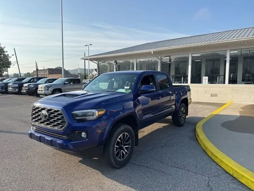 2022 Toyota Tacoma TRD Sport V6 photo 1