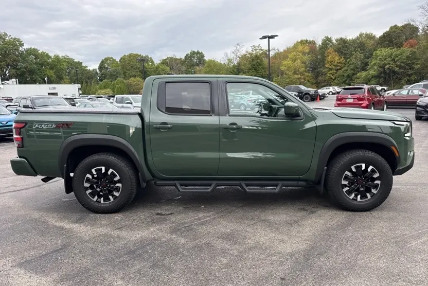2023 Nissan Frontier PRO-4X Crew Cab photo 1