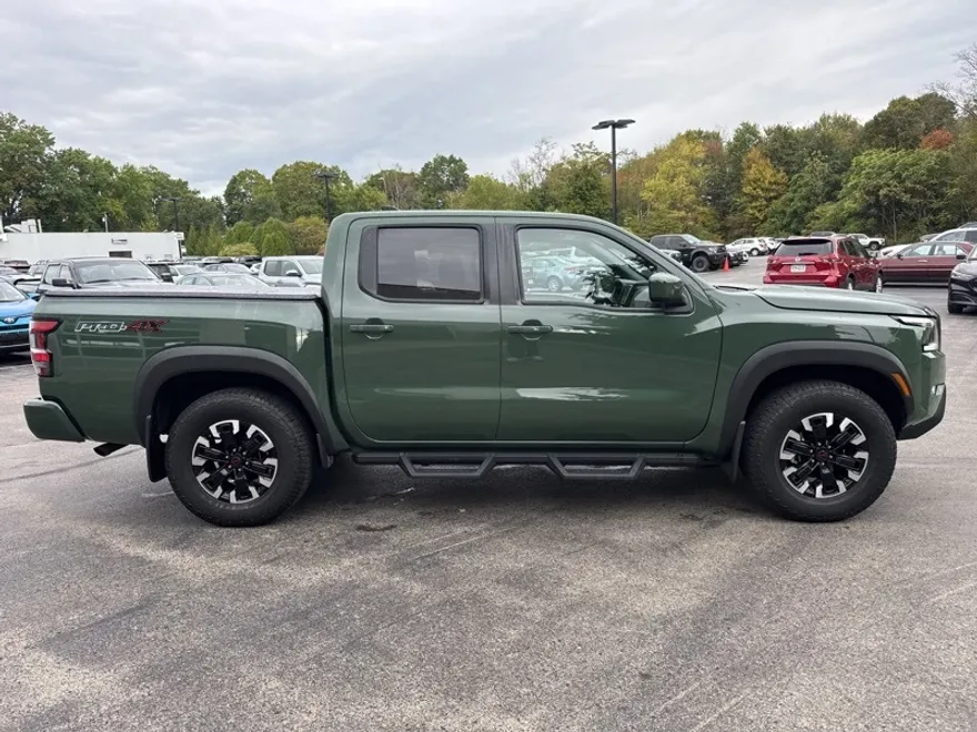 2023 Nissan Frontier PRO-4X Crew Cab photo 1