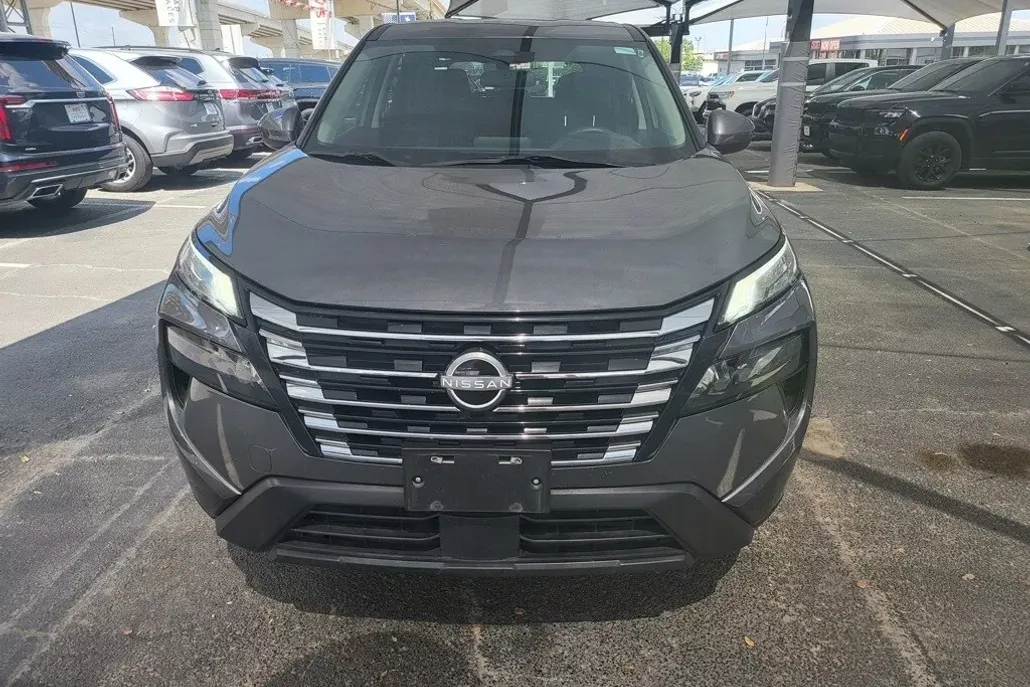 2024 Nissan Rogue SV photo 1