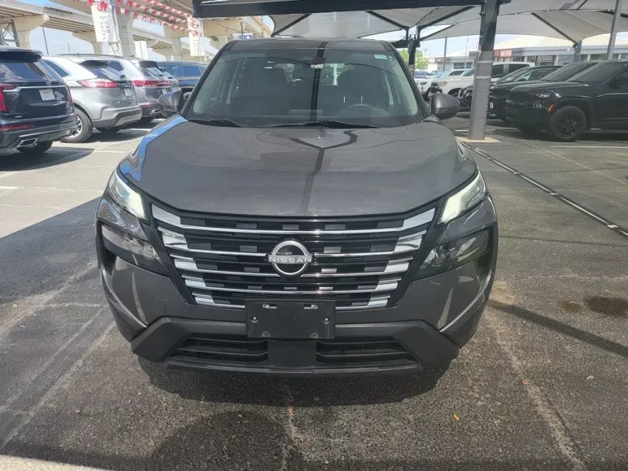 2024 Nissan Rogue SV photo 1