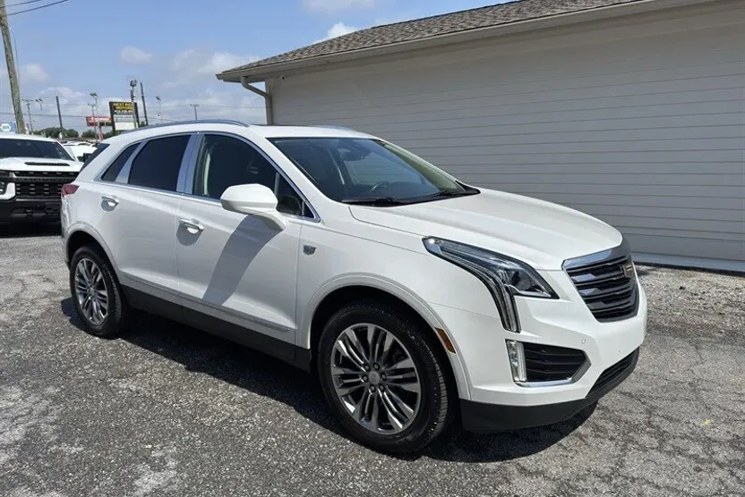 2017 Cadillac XT5 Premium Luxury photo 1