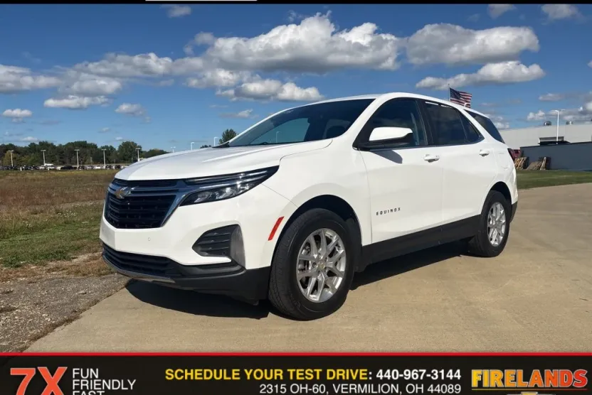 2022 Chevrolet Equinox LT photo 1