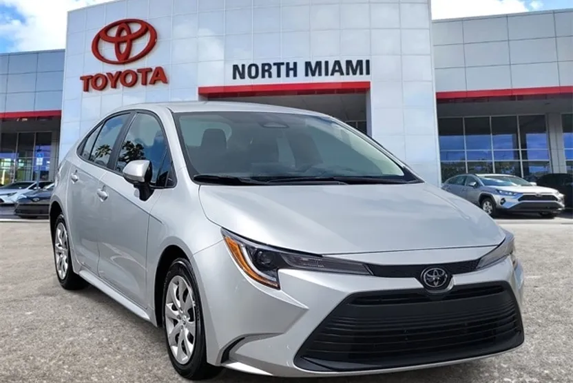 2024 Toyota Corolla LE photo 1
