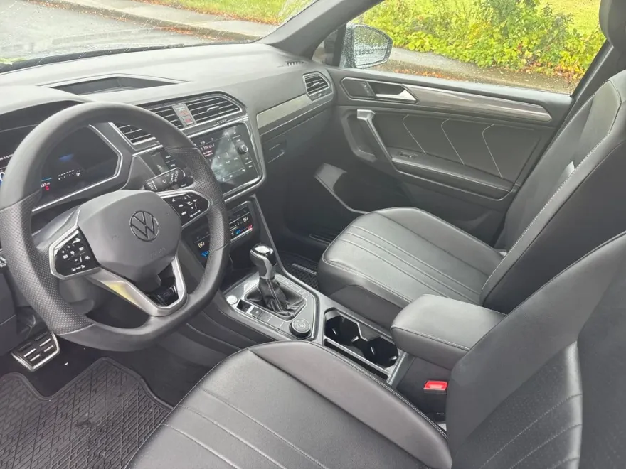 2024 Volkswagen Tiguan SE R-Line Black photo 1