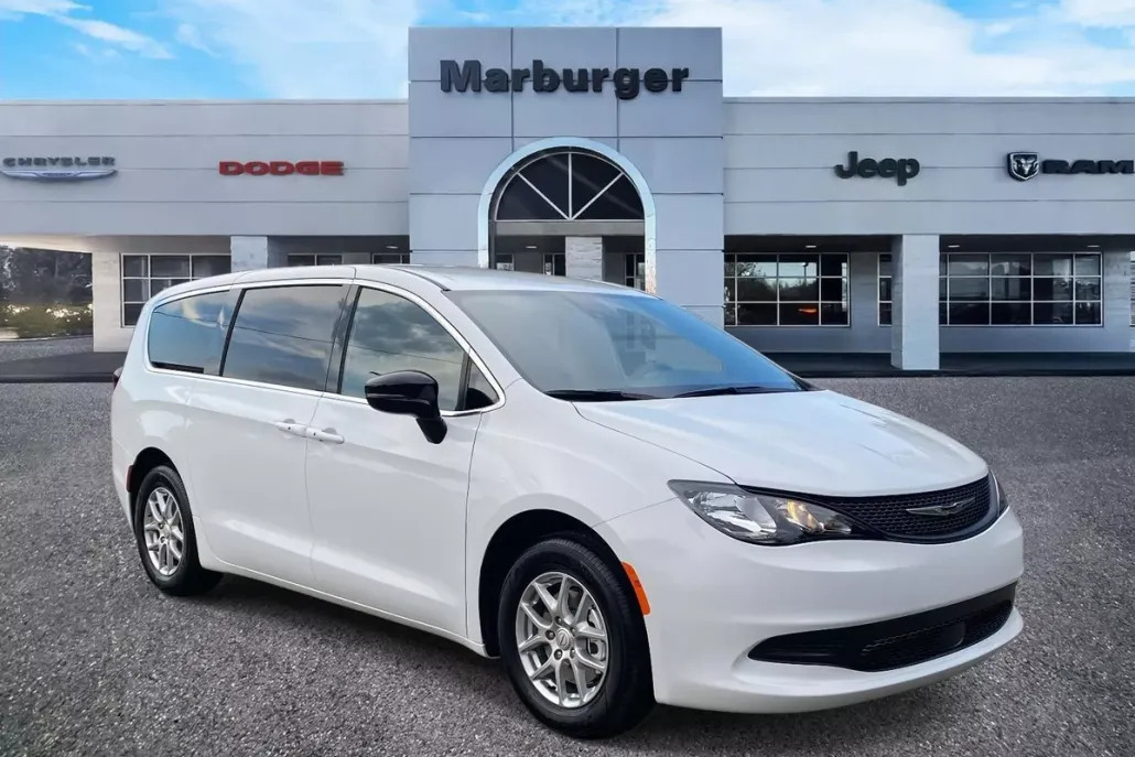 2026 Chrysler Voyager LX photo 1