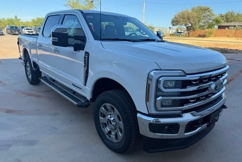 2026 Ford F-250 Lariat photo 1