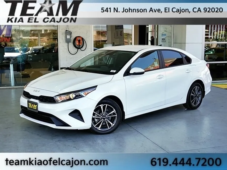 2024 Kia Forte LXS photo 1