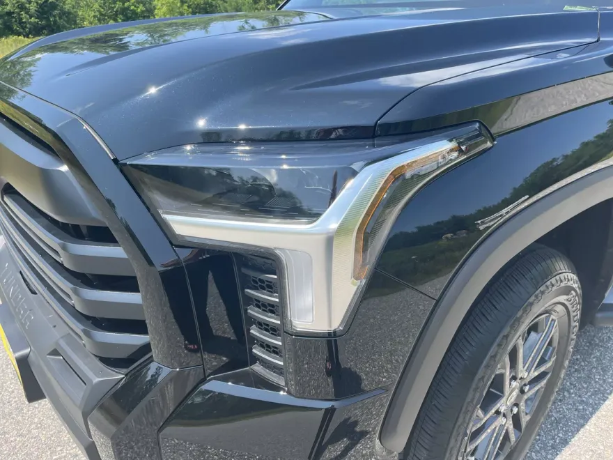 2025 Toyota Tundra SR5 photo 1