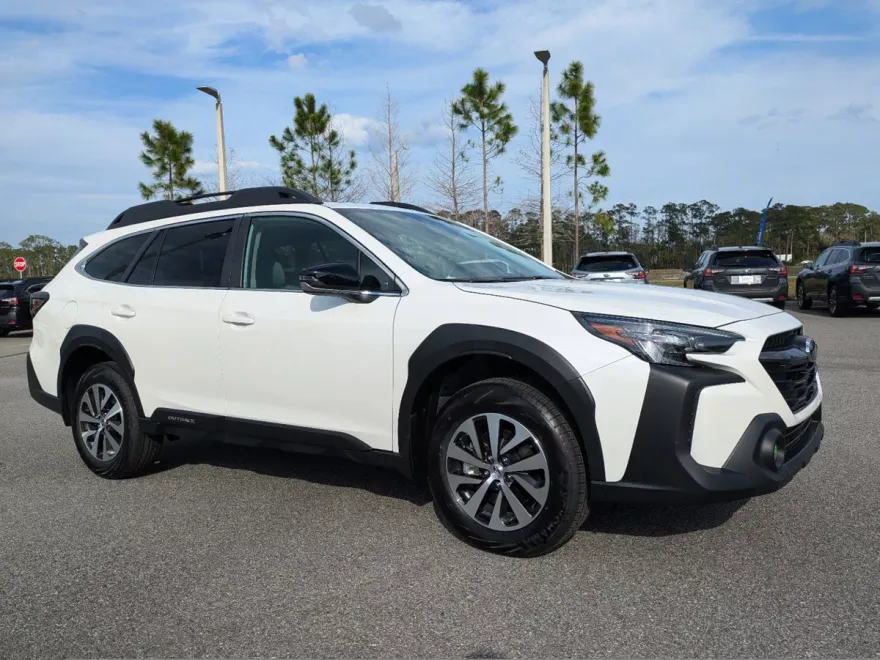 2025 Subaru Outback Premium photo 1