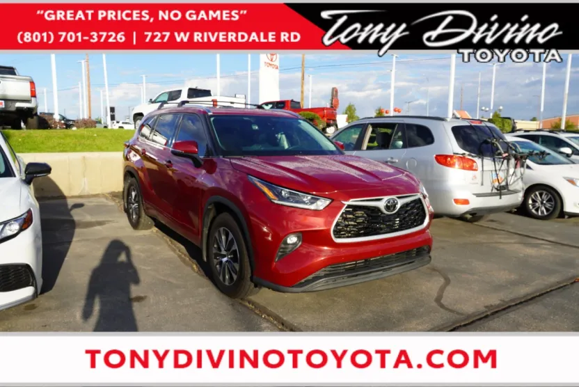 2021 Toyota Highlander XLE photo 1