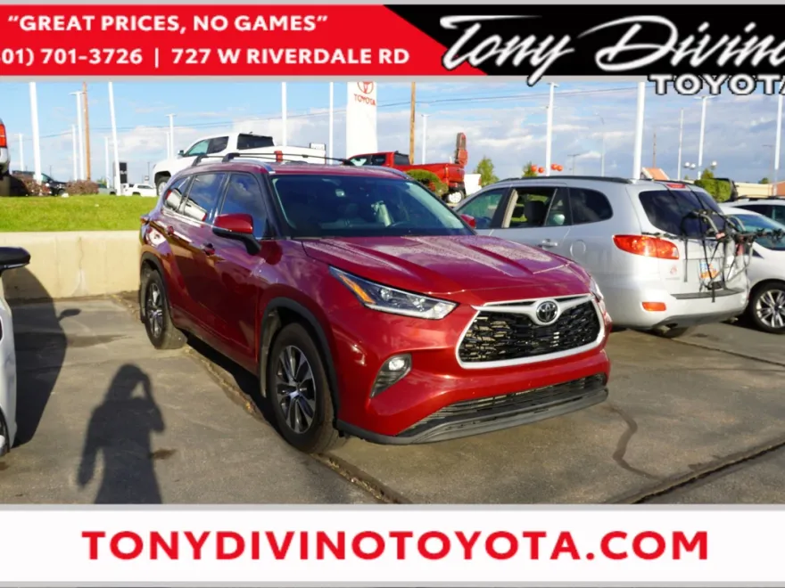 2021 Toyota Highlander XLE photo 1