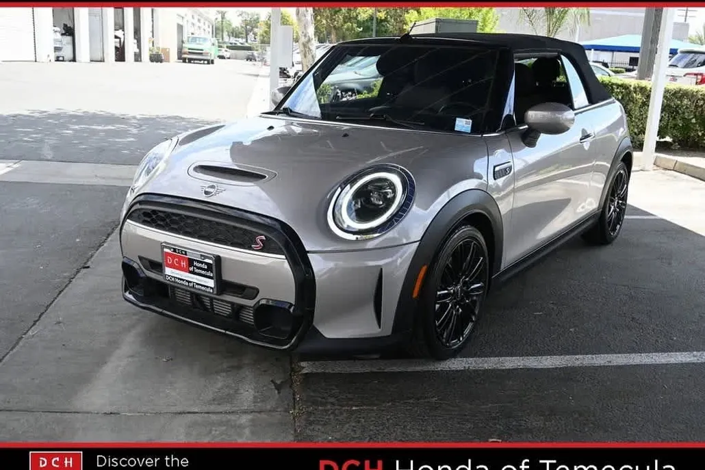 2024 Mini Cooper Convertible S photo 1