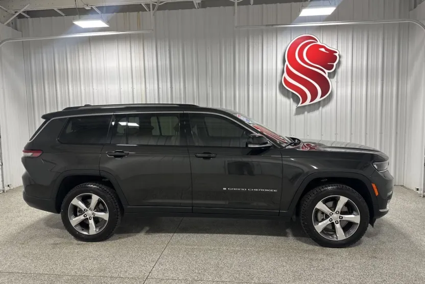 2021 Jeep Grand Cherokee Limited photo 1