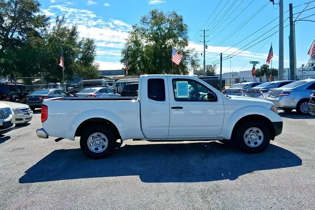 2015 Nissan Frontier S King Cab photo 1