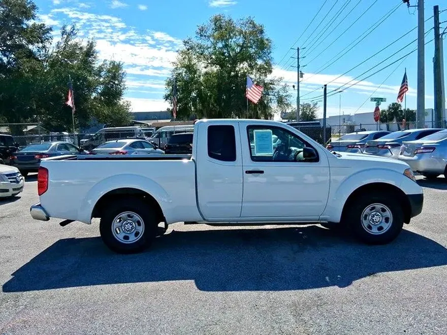 2015 Nissan Frontier S King Cab photo 1