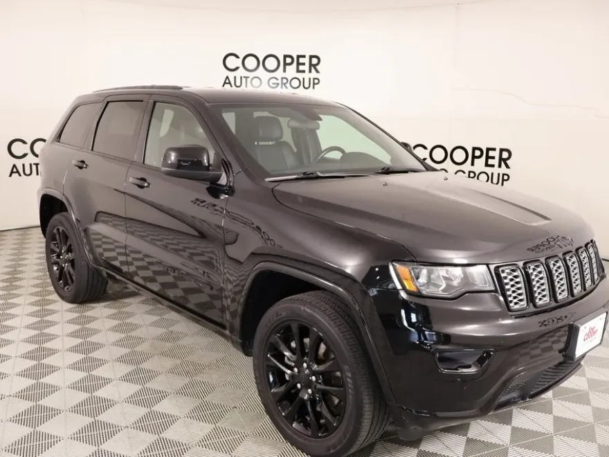 2021 Jeep Grand Cherokee Laredo X photo 1