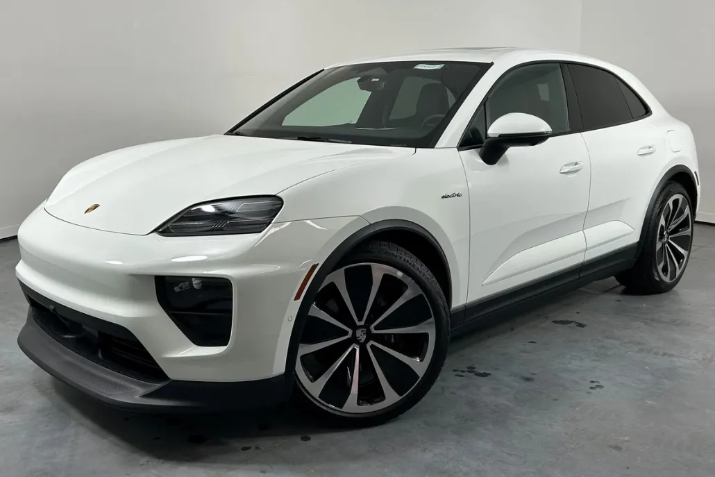 2024 Porsche Macan Electric 4 photo 1