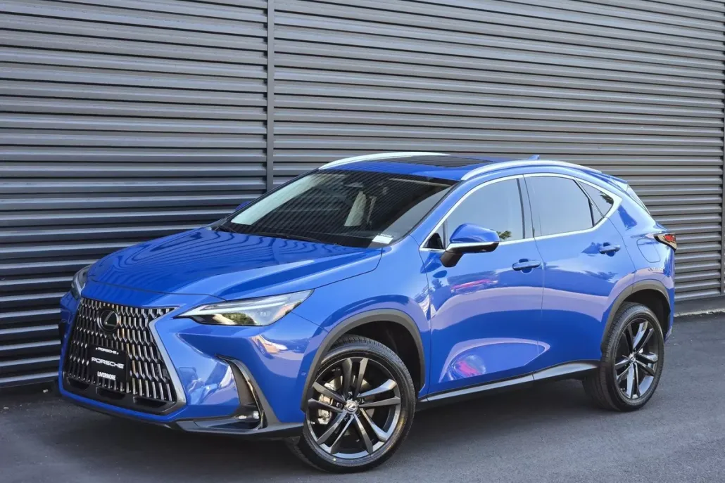 2022 Lexus NX Luxury photo 1