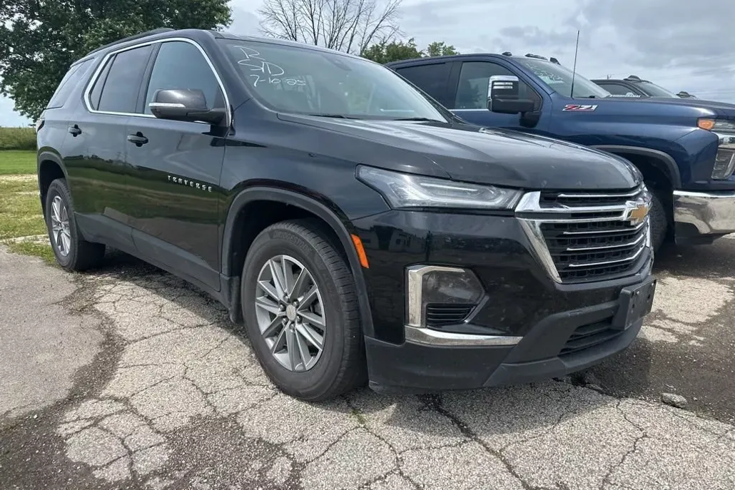 2022 Chevrolet Traverse Leather photo 1