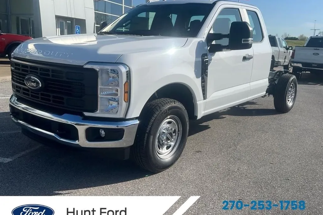 2025 Ford F-250 XL photo 1