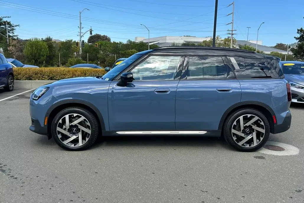 2025 Mini Countryman SE ALL4 photo 1