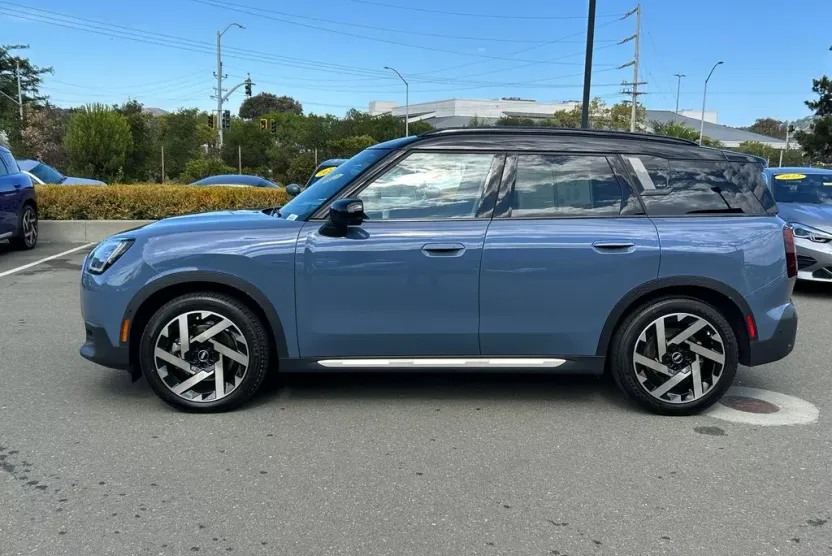 2025 Mini Countryman SE ALL4 photo 1