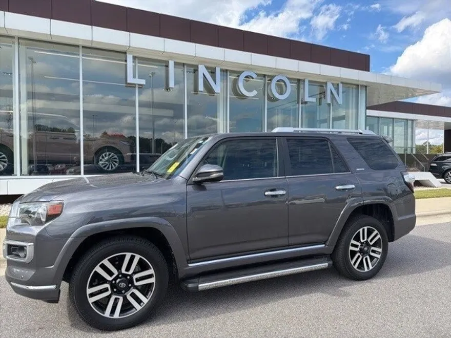 2022 Toyota 4Runner Limited 4WD photo 1