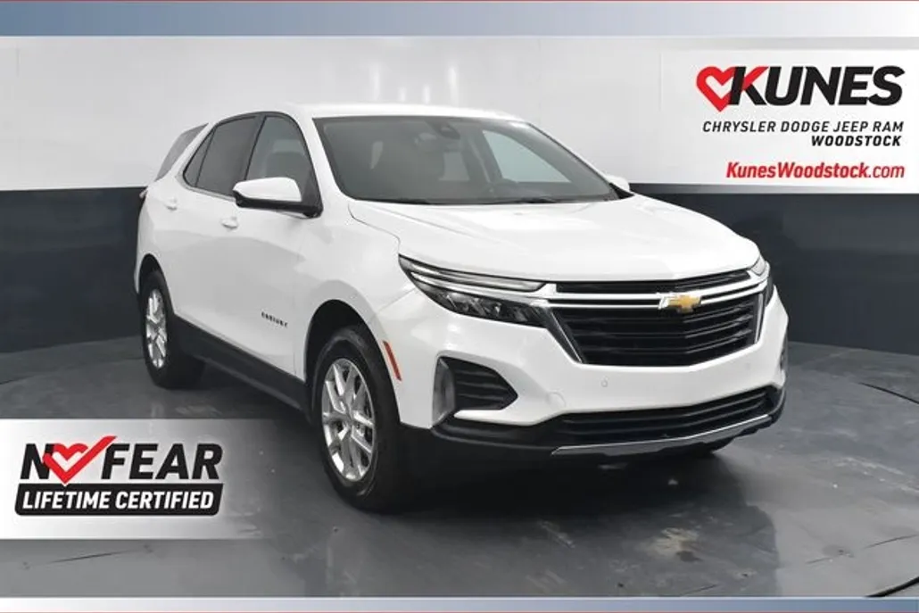 2024 Chevrolet Equinox LT photo 1