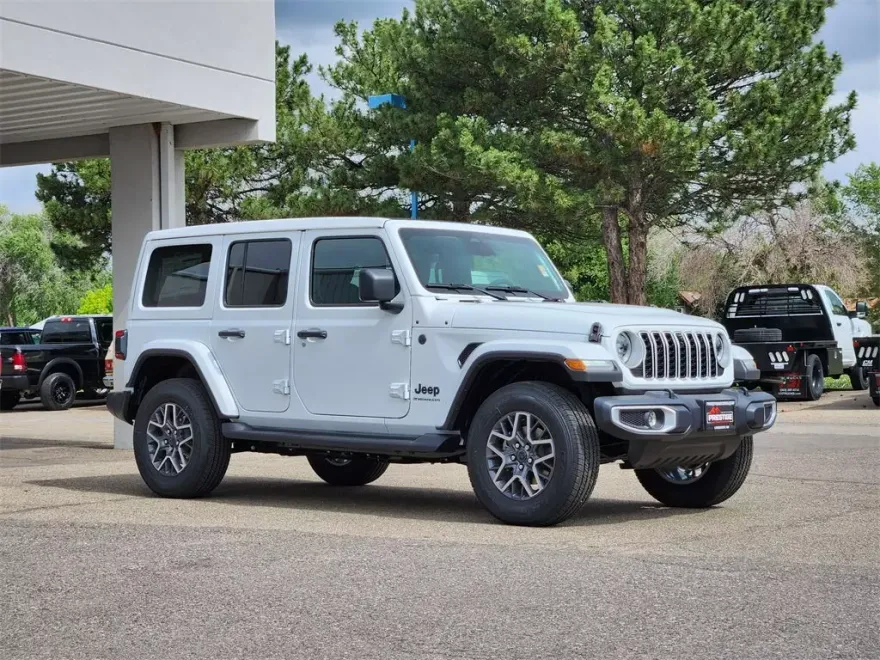 2025 Jeep Wrangler Sahara photo 1