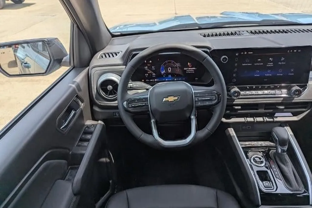 2026 Chevrolet Colorado LT photo 1