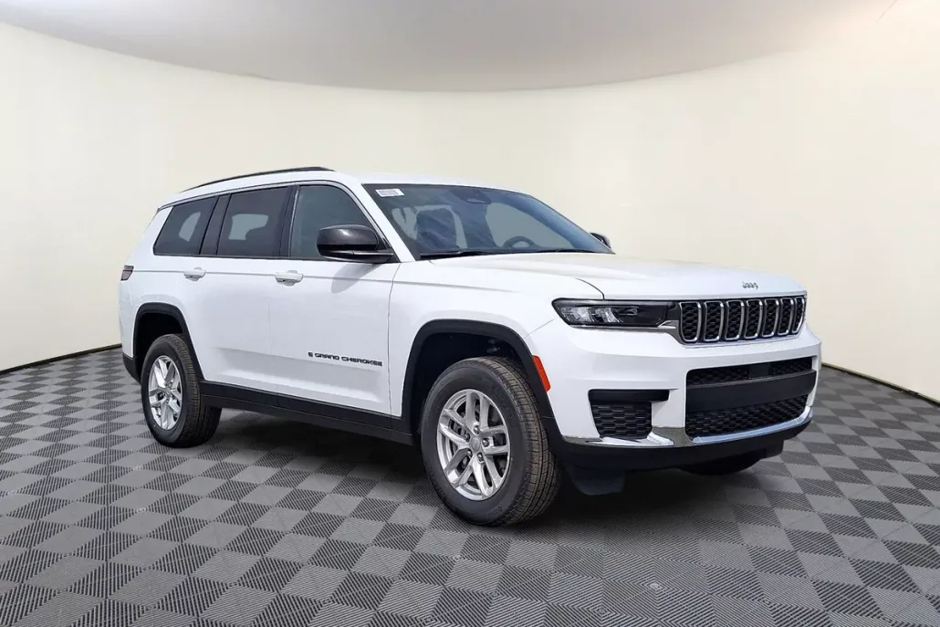 2025 Jeep Grand Cherokee Laredo X photo 1