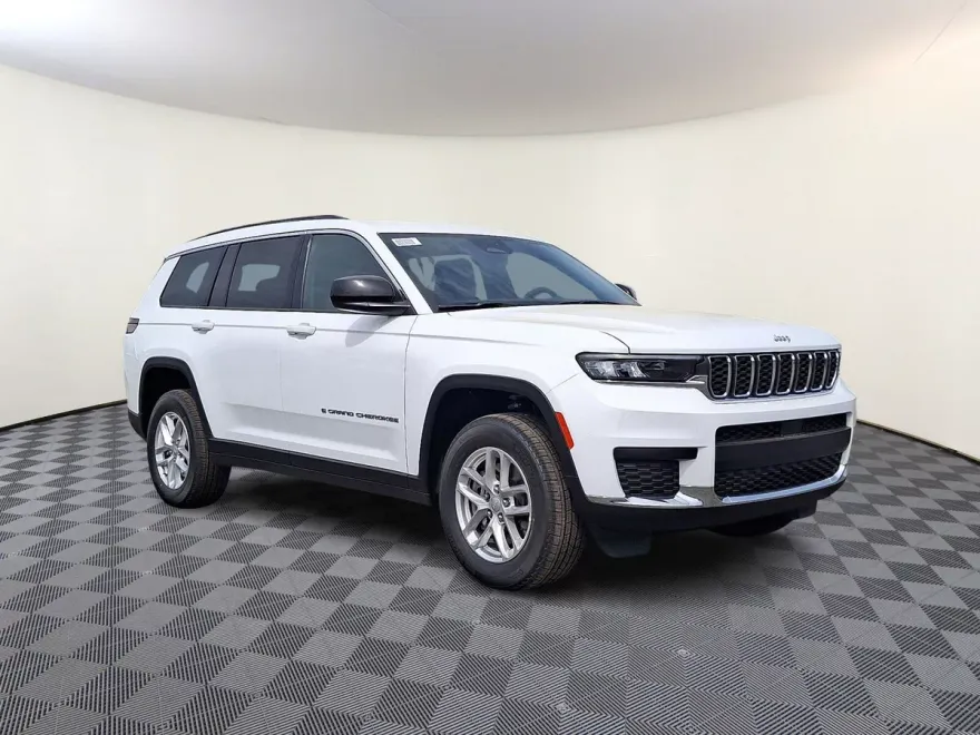2025 Jeep Grand Cherokee Laredo X photo 1