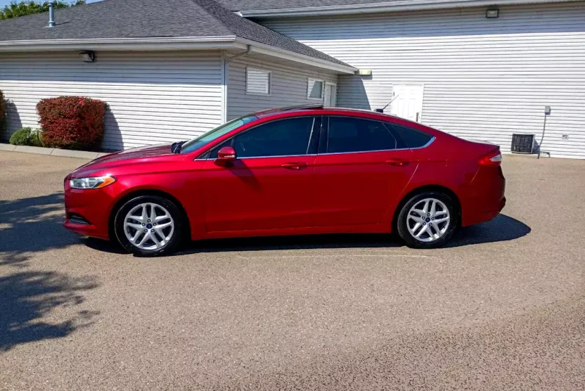 2014 Ford Fusion SE photo 1