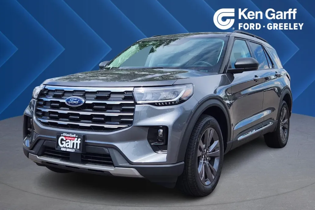 2025 Ford Explorer photo 1