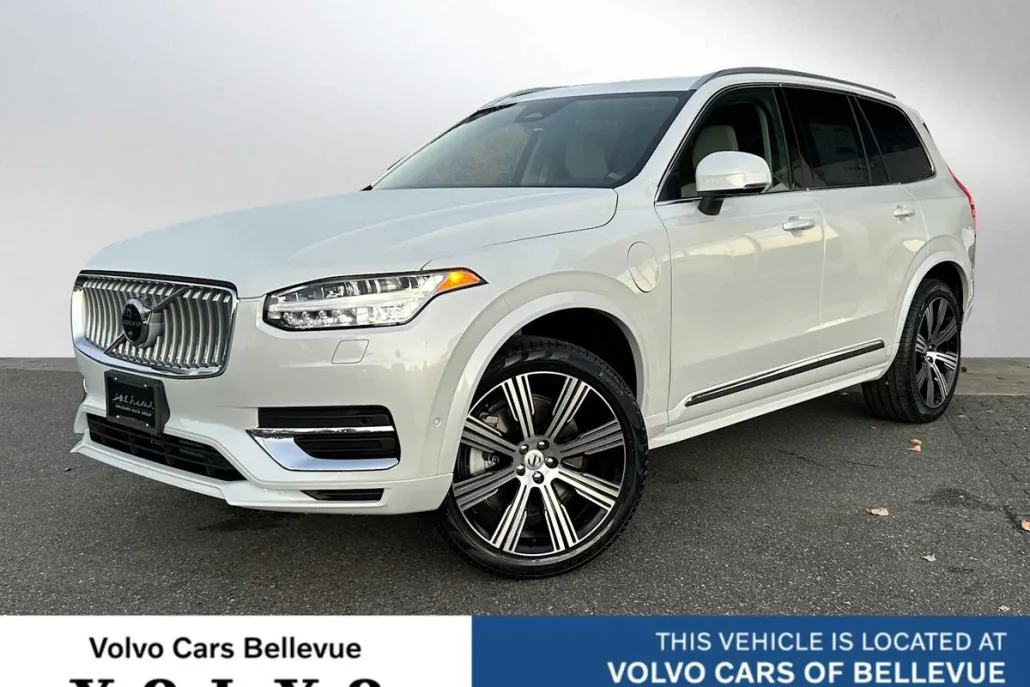 2025 Volvo XC90 T8 Plus photo 1