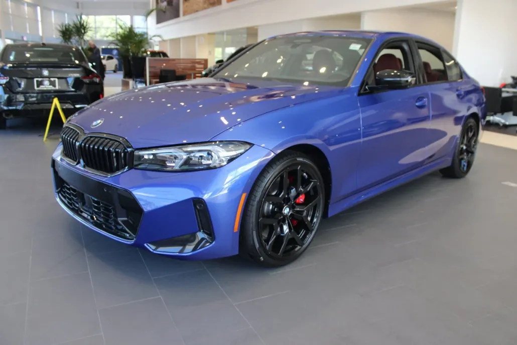 2025 Bmw 330i Sedan photo 1