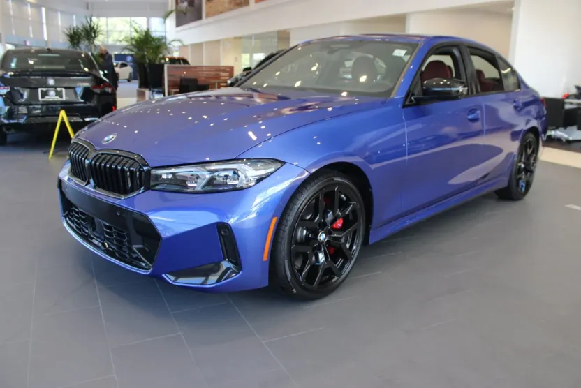 2025 Bmw 330i Sedan photo 1