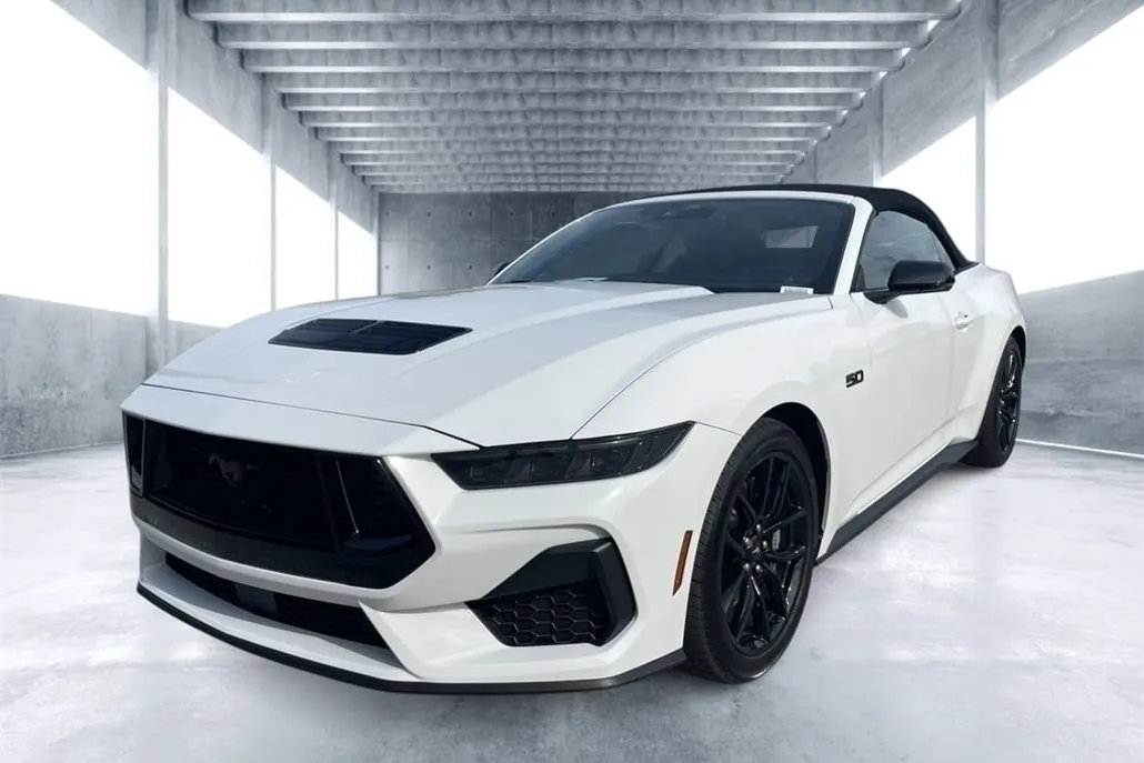 2025 Ford Mustang GT Premium Convertible photo 1