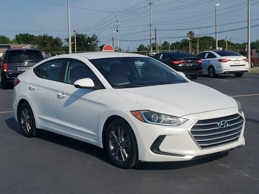 2017 Hyundai Elantra SE photo 1