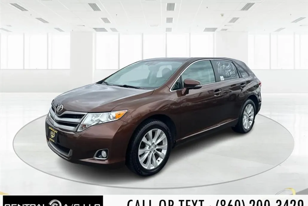 2014 Toyota Venza LE photo 1