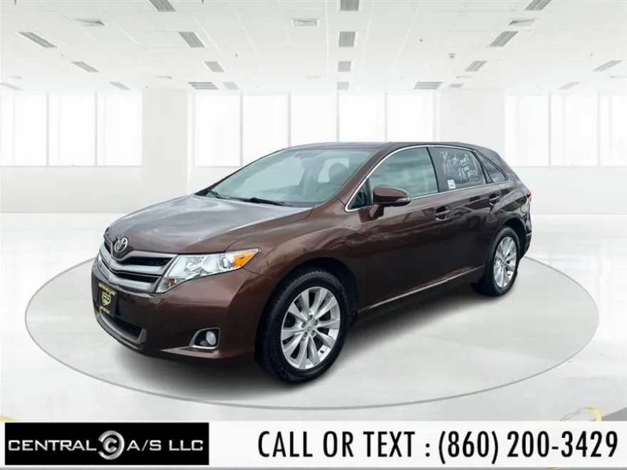 2014 Toyota Venza LE photo 1