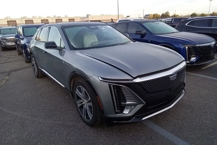 2024 Cadillac Lyriq Luxury photo 1