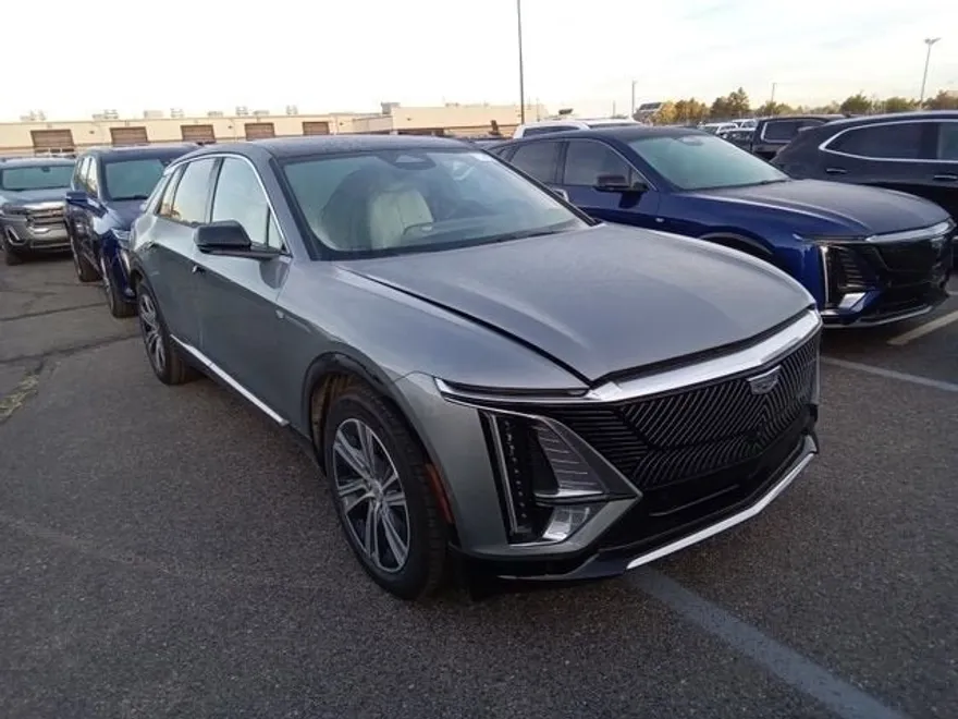 2024 Cadillac Lyriq Luxury photo 1
