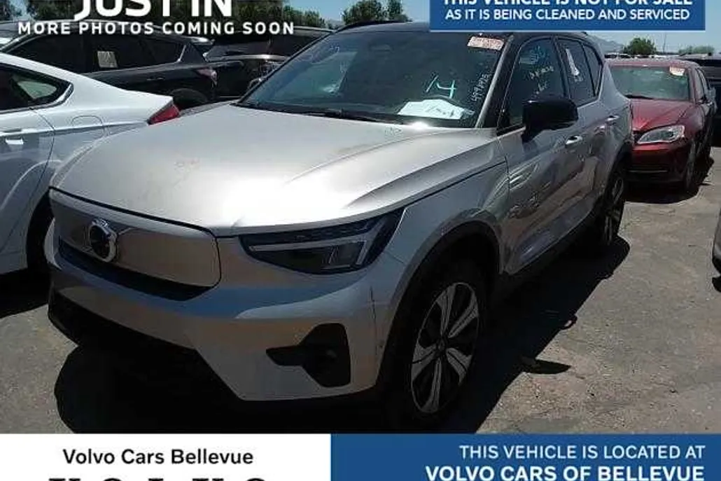 2023 Volvo XC40 Recharge Plus photo 1