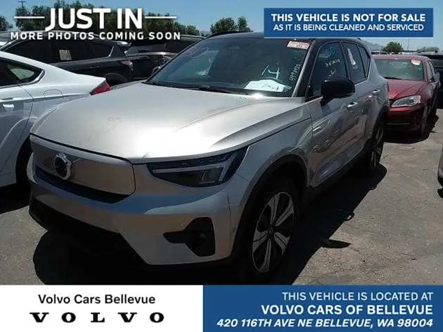 2023 Volvo XC40 Recharge Plus photo 1