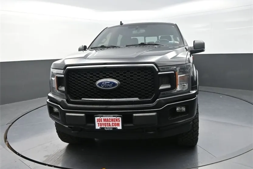 2019 Ford F-150 XLT photo 1